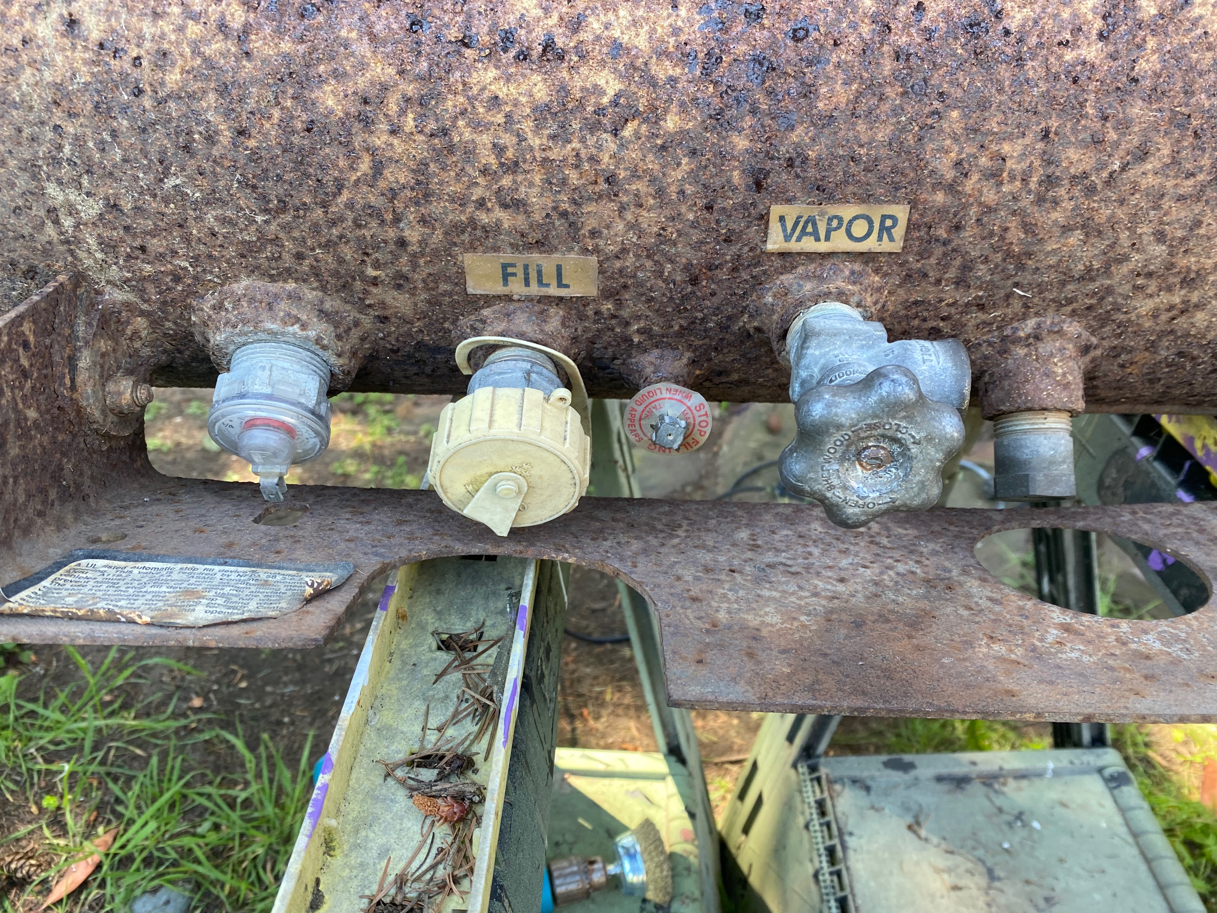 02 rusty tank valves.jpeg
